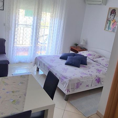 Apartman Scotti Kaštela Exteriör bild