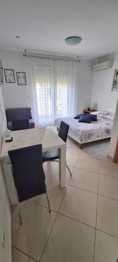 Apartman Scotti Kaštela Exteriör bild